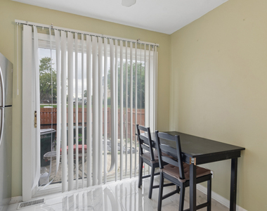 3062 Kingston Court - Photo Thumbnail 4