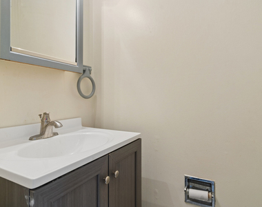 3062 Kingston Court - Photo Thumbnail 5