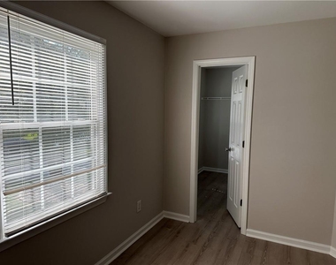 205 Foe Creek Court - Photo Thumbnail 17