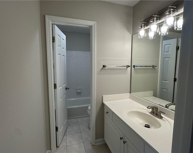 205 Foe Creek Court - Photo Thumbnail 21