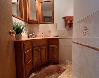 8887 N Grace Avenue - Photo Thumbnail 11