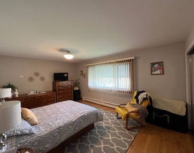 8887 N Grace Avenue - Photo Thumbnail 6