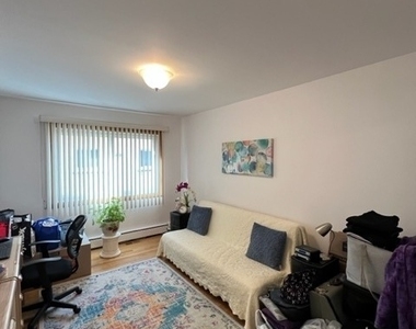8887 N Grace Avenue - Photo Thumbnail 7