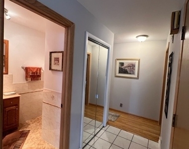 8887 N Grace Avenue - Photo Thumbnail 10