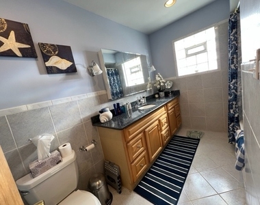8887 N Grace Avenue - Photo Thumbnail 8