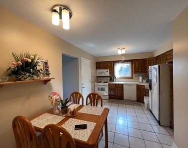 8887 N Grace Avenue - Photo Thumbnail 4