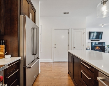 120 N Halsted Street - Photo Thumbnail 2