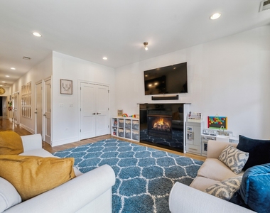 120 N Halsted Street - Photo Thumbnail 3
