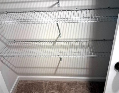 512 Almere Drive - Photo Thumbnail 43