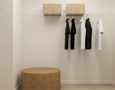 512 Almere Drive - Photo Thumbnail 18