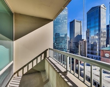 345 N La Salle Drive - Photo Thumbnail 2