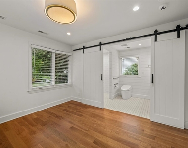 618 Melrose Avenue - Photo Thumbnail 13
