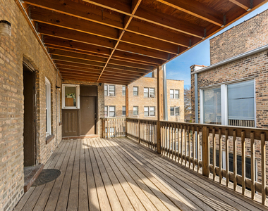 7451 N Greenview Avenue - Photo Thumbnail 7