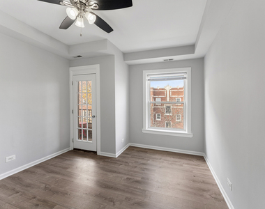 7451 N Greenview Avenue - Photo Thumbnail 2