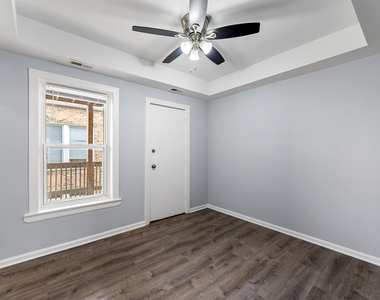 7451 N Greenview Avenue - Photo Thumbnail 6