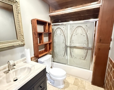 1030 Crescent Court - Photo Thumbnail 13