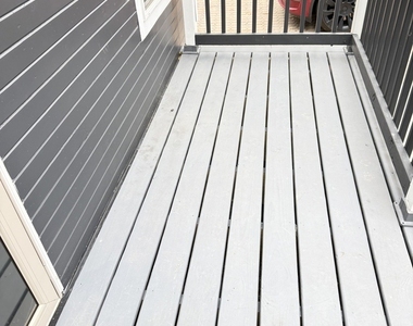 1030 Crescent Court - Photo Thumbnail 27