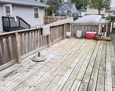 1030 Crescent Court - Photo Thumbnail 26