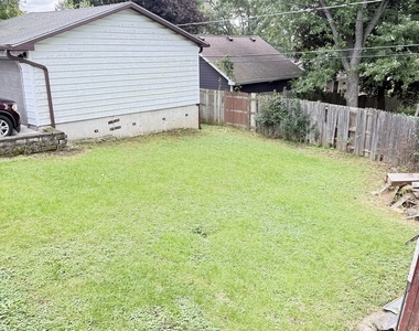 1030 Crescent Court - Photo Thumbnail 29