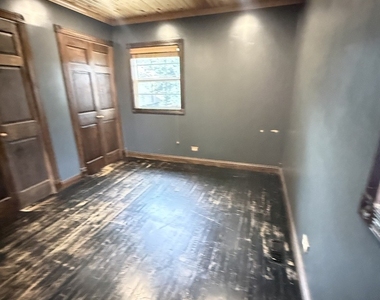 1030 Crescent Court - Photo Thumbnail 19