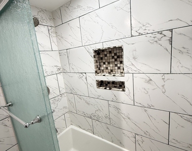 1030 Crescent Court - Photo Thumbnail 9