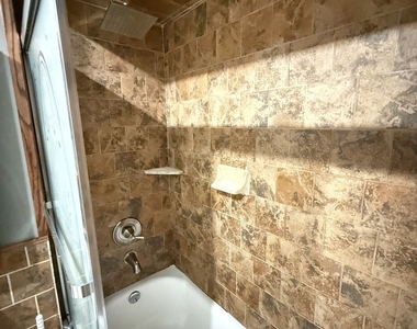 1030 Crescent Court - Photo Thumbnail 10
