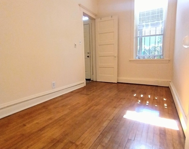 1911 W Belmont Avenue - Photo Thumbnail 11