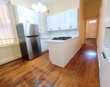 1911 W Belmont Avenue - Photo Thumbnail 1