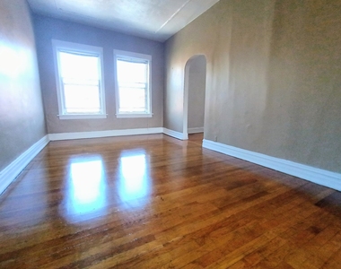 3514 N Broadway Street - Photo Thumbnail 7