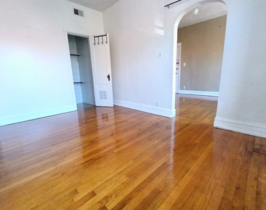 3514 N Broadway Street - Photo Thumbnail 9
