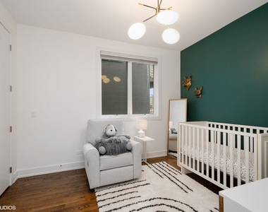 2903 W Lyndale Street - Photo Thumbnail 11