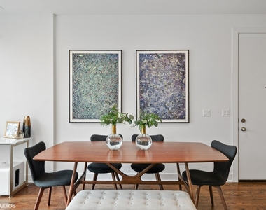 2903 W Lyndale Street - Photo Thumbnail 8
