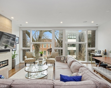 2903 W Lyndale Street - Photo Thumbnail 5