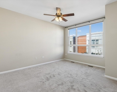 3224 N Kilbourn Avenue - Photo Thumbnail 7
