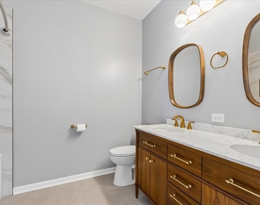 3224 N Kilbourn Avenue - Photo Thumbnail 9