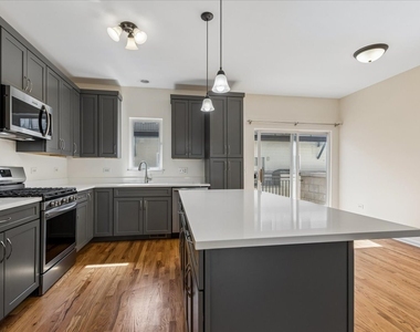 3224 N Kilbourn Avenue - Photo Thumbnail 5