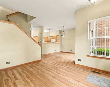 3 4 Seasons Court - Photo Thumbnail 3