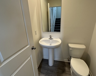 880 Briar Glen Court - Photo Thumbnail 13