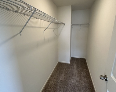 880 Briar Glen Court - Photo Thumbnail 14