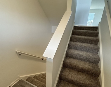 880 Briar Glen Court - Photo Thumbnail 8