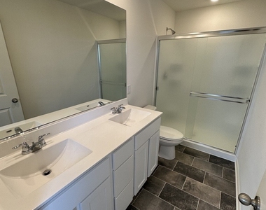 880 Briar Glen Court - Photo Thumbnail 12