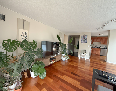 1212 N Lasalle Street - Photo Thumbnail 2