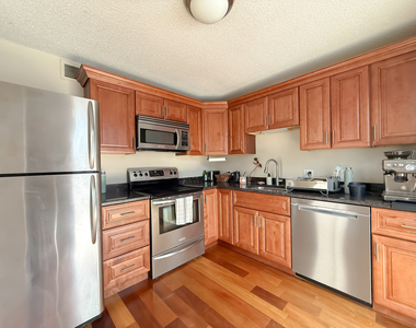 1212 N Lasalle Street - Photo Thumbnail 4