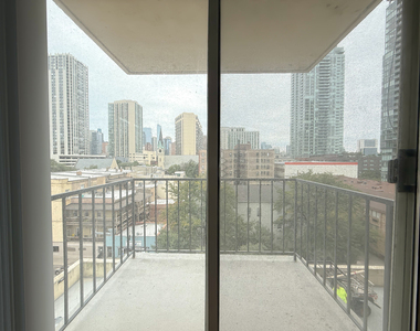 1212 N Lasalle Street - Photo Thumbnail 3
