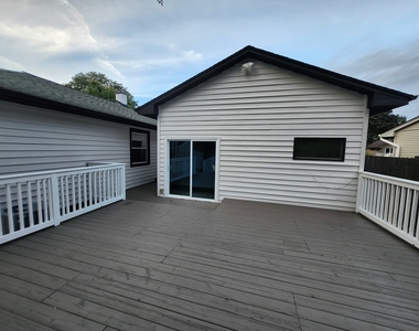 221 Sunset Terrace - Photo Thumbnail 4