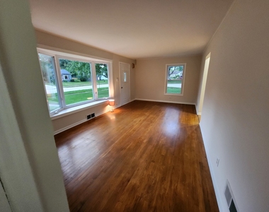 221 Sunset Terrace - Photo Thumbnail 14