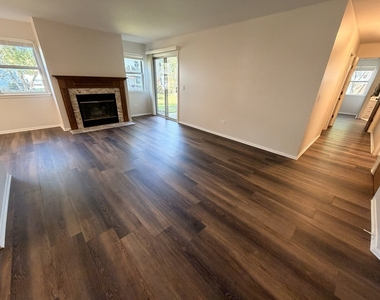 2858 Meadow Lane - Photo Thumbnail 2