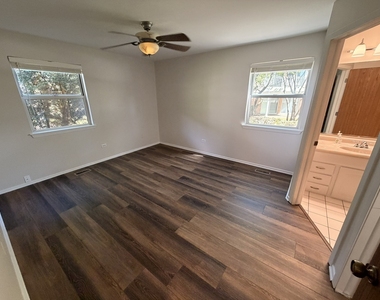 2858 Meadow Lane - Photo Thumbnail 15