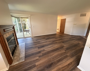 2858 Meadow Lane - Photo Thumbnail 4
