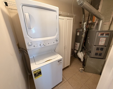 2858 Meadow Lane - Photo Thumbnail 10